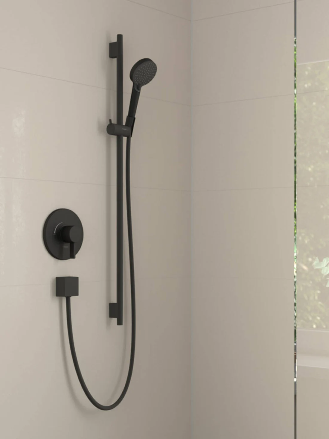 Conjunto de ducha negro con mando mezclador y teleducha en baño — reparacioncalderas.madrid