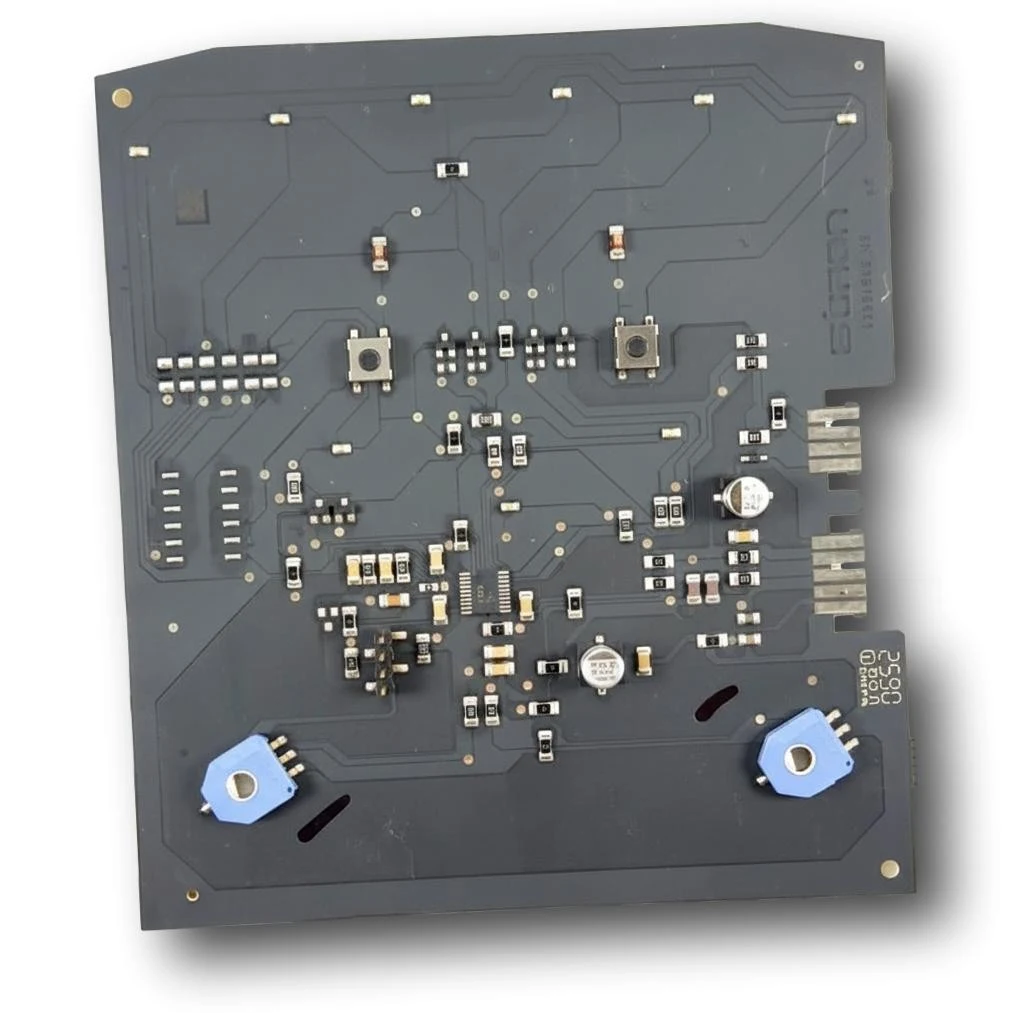 Circuito de un panel de mandos de caldera con display y conectores — reparacioncalderas.madrid