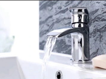 Grifo de agua sanitaria del catálogo Cointra, para ilustrar el uso de agua caliente — reparacioncalderas.madrid