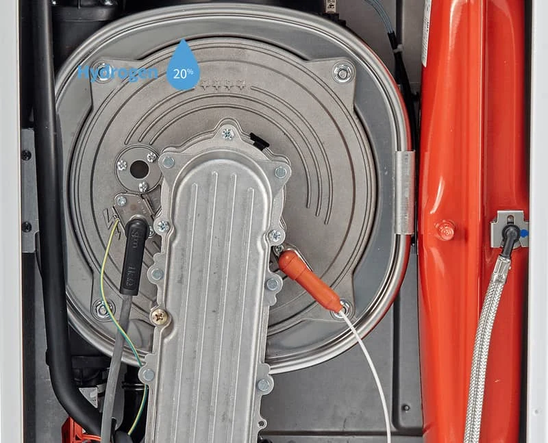 Detalle del conjunto interior de una caldera BAXI Neodens Plus ECO sin carcasa frontal — reparacioncalderas.madrid